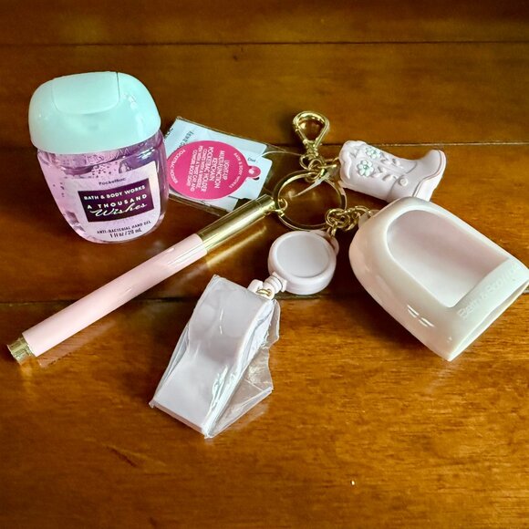 NEW PocketBac Holder Light-up Cowgirl Boot Multi Use Keychain Bath & Body Works - Picture 3 of 3